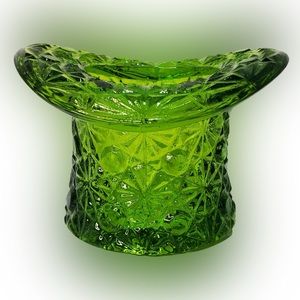 Vintage Indiana Glass Daisy and Button Spring Green Top Hat